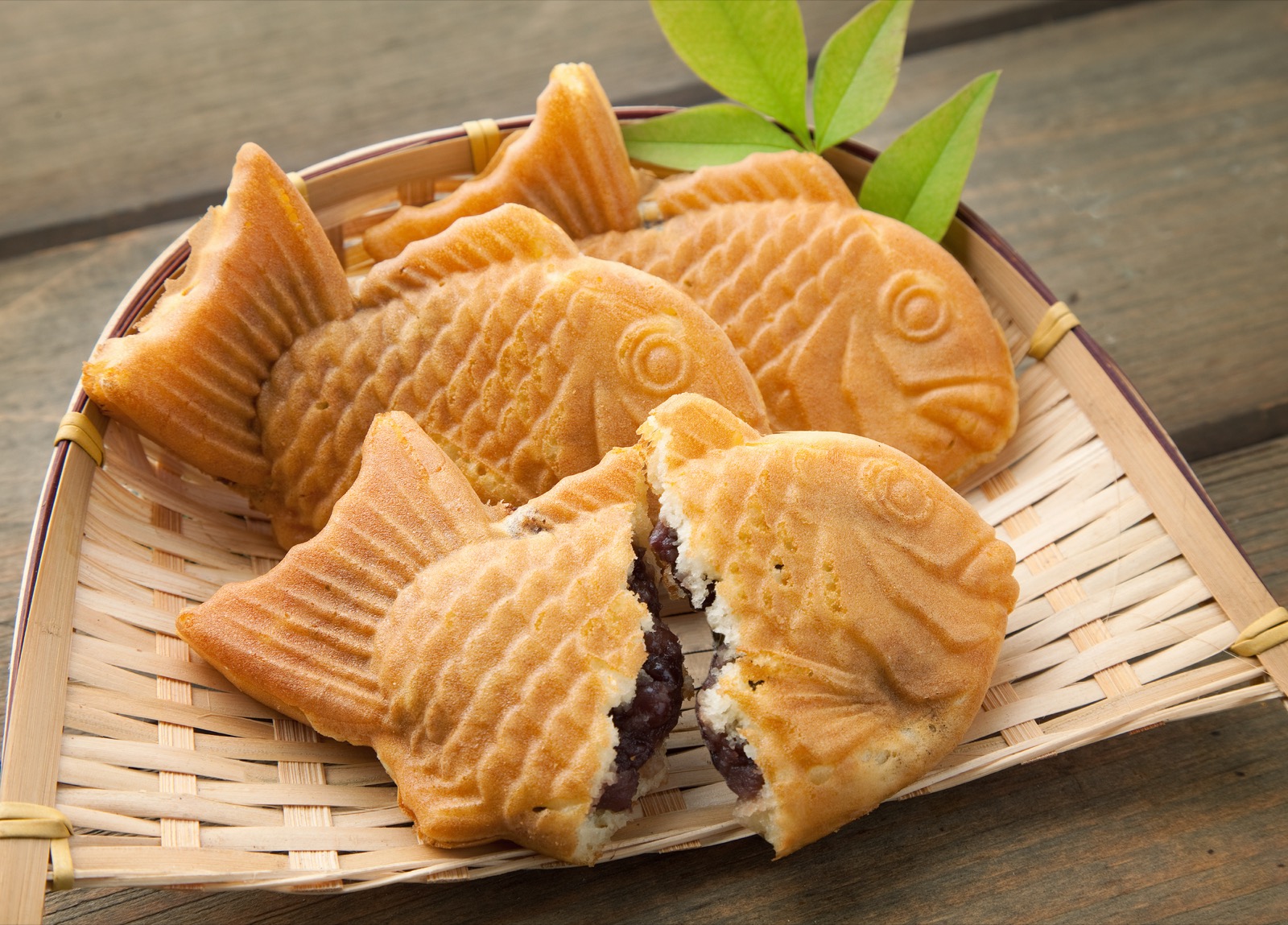 🌭 Here Are 24 Street Foods Around the World – Can You Match Them to Their Continent? Red Bean Taiyaki