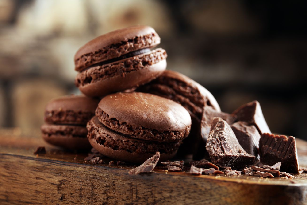 🥘 Pick Your Favorite Foods and We’ll Tell You Where ✈️ You Should Visit Post-Pandemic Chocolate Macarons