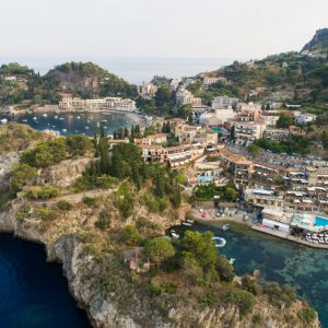 I’ll Be Impressed If You Score 12/18 on This General Knowledge Quiz (feat. The Golden Girls) Taormina