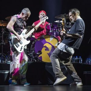 A True ’90s Kid Would Ace This Song Quiz, But I’d Be Impressed If Anyone Else Can Pass It Red Hot Chili Peppers