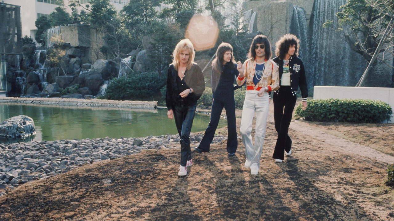 Only the Super Smart Will Score at Least 12/15 on This General Knowledge Quiz (feat. 🎸 Queen) Queen