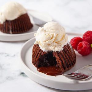 Wanna Know Age Of Your Taste Buds? Pick Tastiest Versio… Quiz Lava cake à la Mode