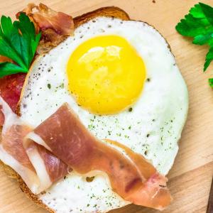 Could You Actually Go on a Vegan, Vegetarian or Pescatarian Diet? Eggs and veggie bacon