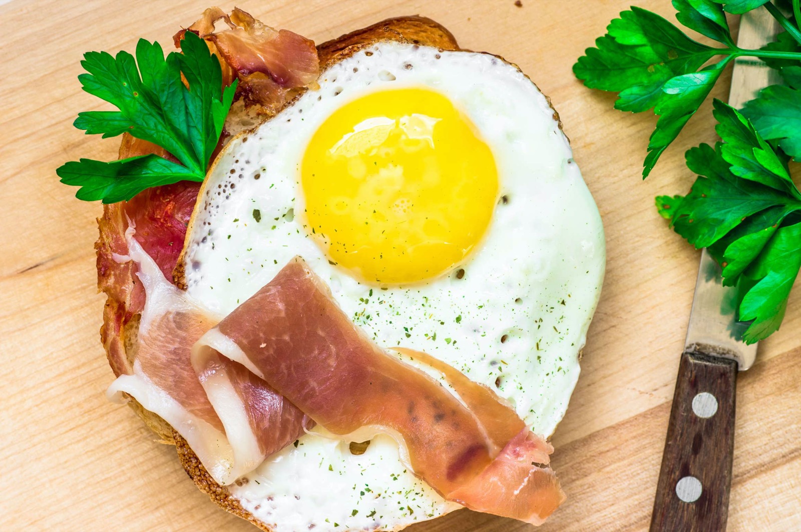 🥘 Pick Your Favorite Foods and We’ll Tell You Where ✈️ You Should Visit Post-Pandemic Bacon and eggs