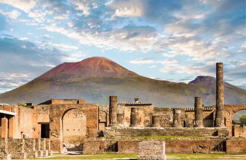 🏰 Only History Scholars Can Pass This Roman Empire Quiz Mount Vesuvio