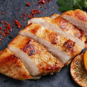 Fill up Your Plate at This Buffet 🍴 and We’ll Let You Know What Age You May Live to Baked chicken breast