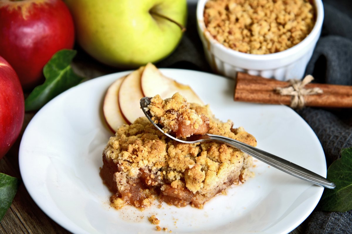 You Must Be Aged Over 50 If You Have Eaten 18/25 of These Forgotten Classic Dishes Apple crisp