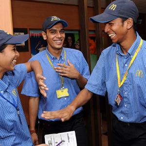 🍟 Can You Survive A Day Working At McDonald's? Quiz Say you\'ll work the shift (but then don\'t)