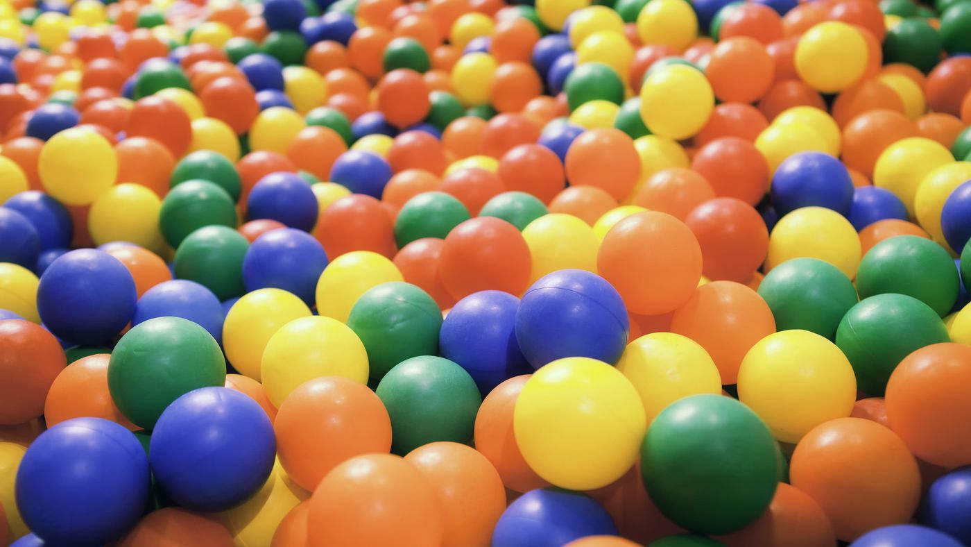 🍟 Can You Survive a Day Working at McDonald's? Quiz McDonald's Ball Pit