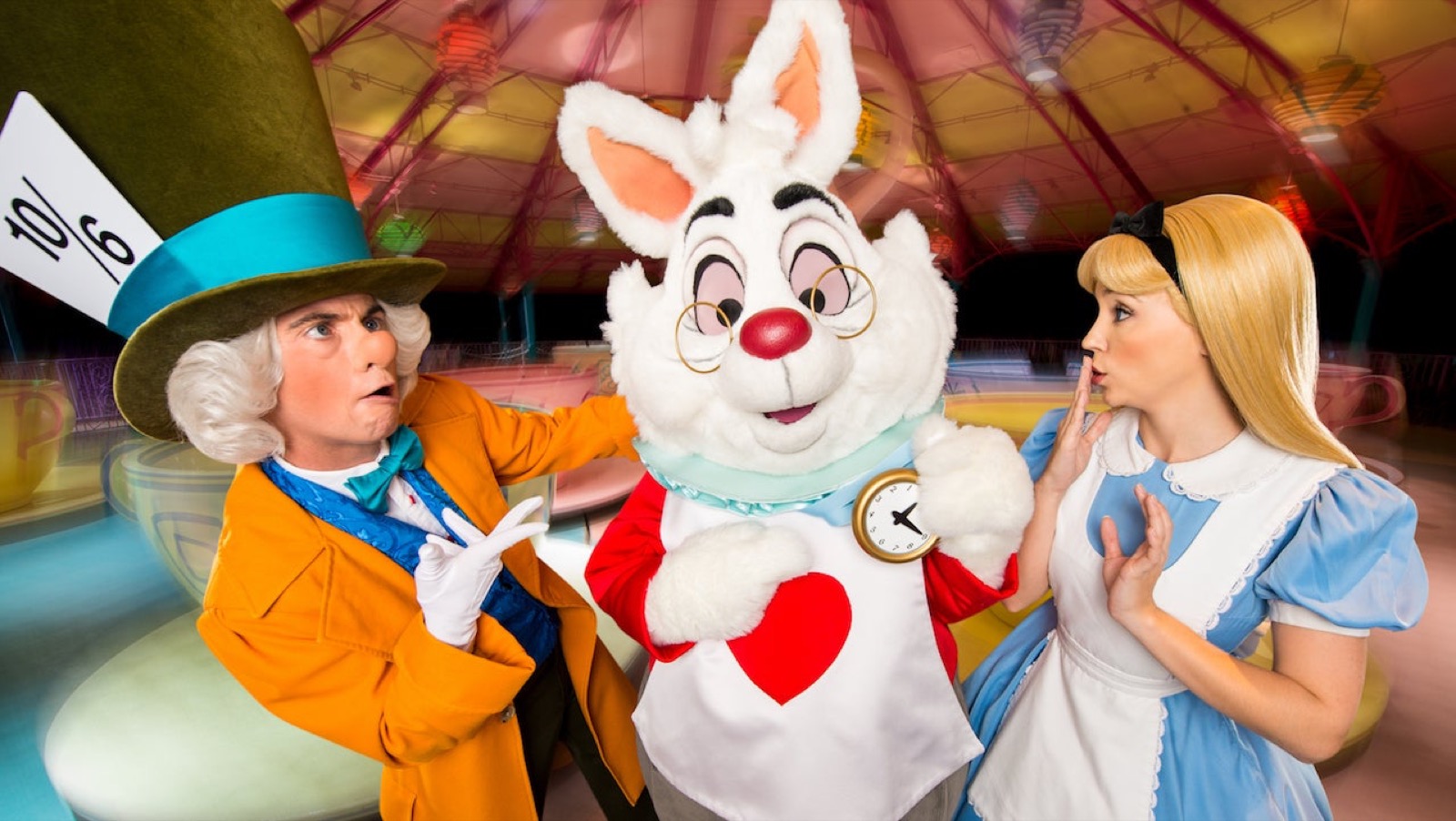 🏰 Can You Survive a Day Working at Disneyland? Disneyland Alice In Wonderland