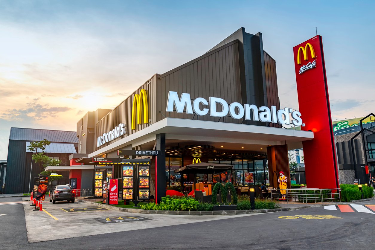 85% Of People Can’t Get 12/15 on This Easy General Knowledge Quiz. Can You? Mcdonald's Restaurant Drive Thru