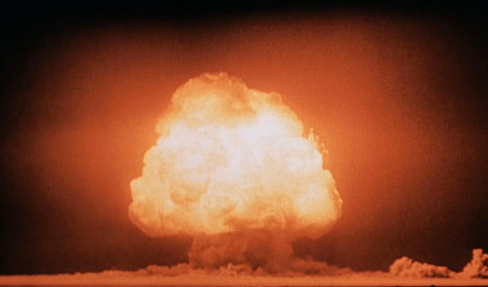Are You One of the 25% Who Can Pass This Quiz on Nuclear Bombings? Trinity Detonation T&b