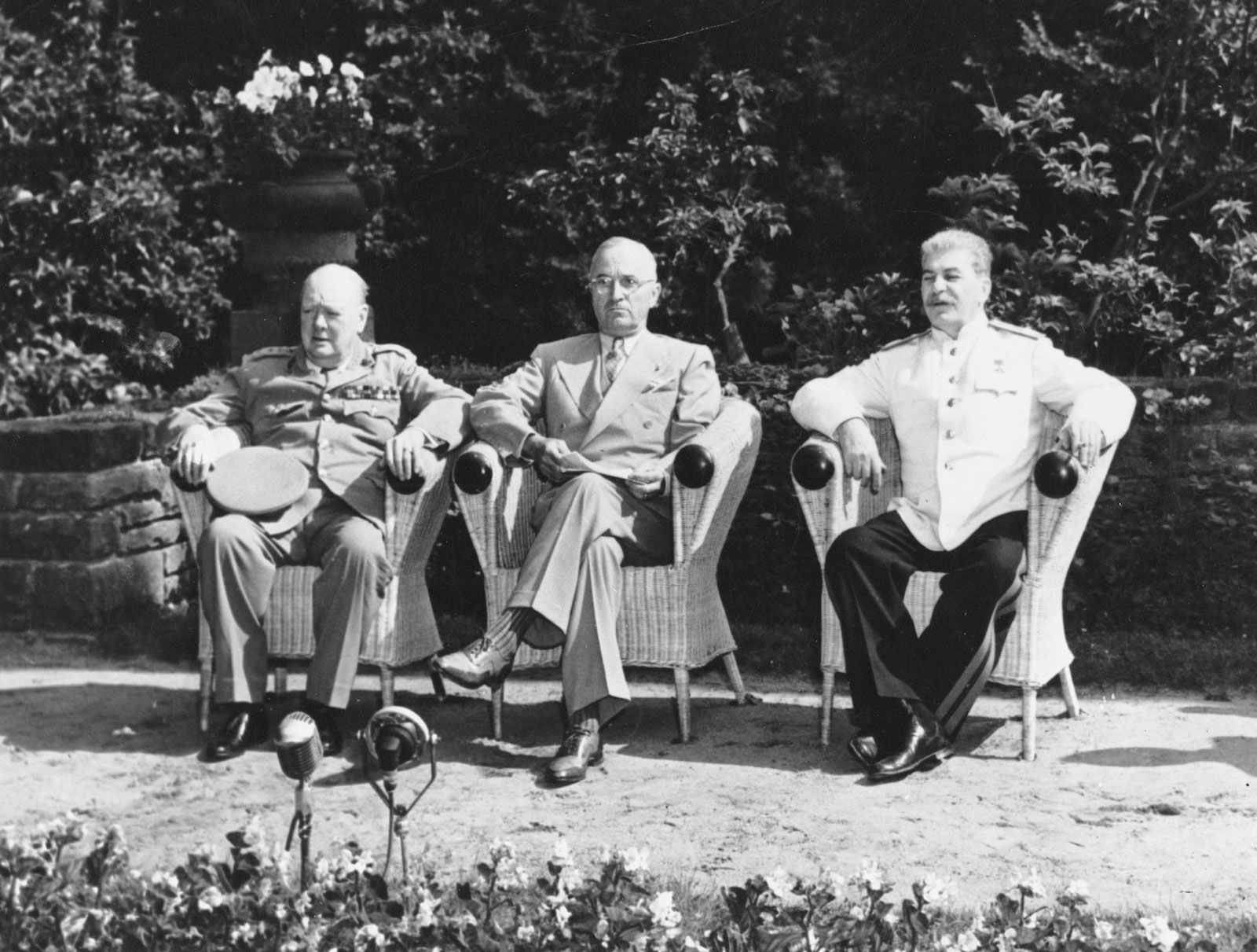 This General Knowledge Quiz Is Not That Hard, So to Impress Me, You’ll Need to Score 16/20 Winston Churchill British Joseph Stalin Meeting Soviet July 1945