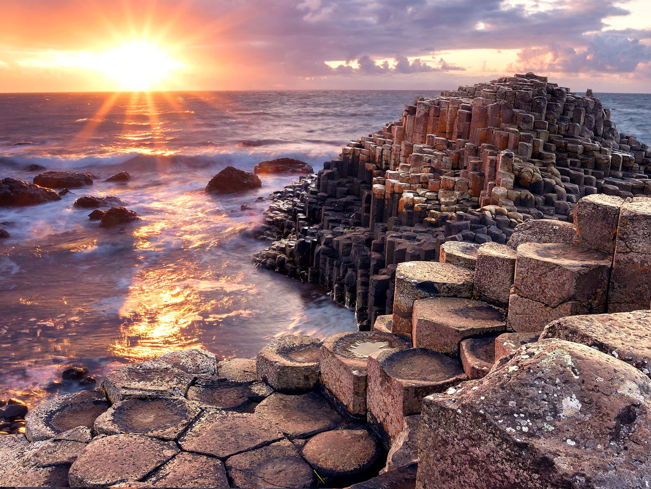 🌋 Most People Have No Idea Which Continent These Natural Landmarks Are on — Do You? Giant's Causeway, Northern Ireland, United Kingdom