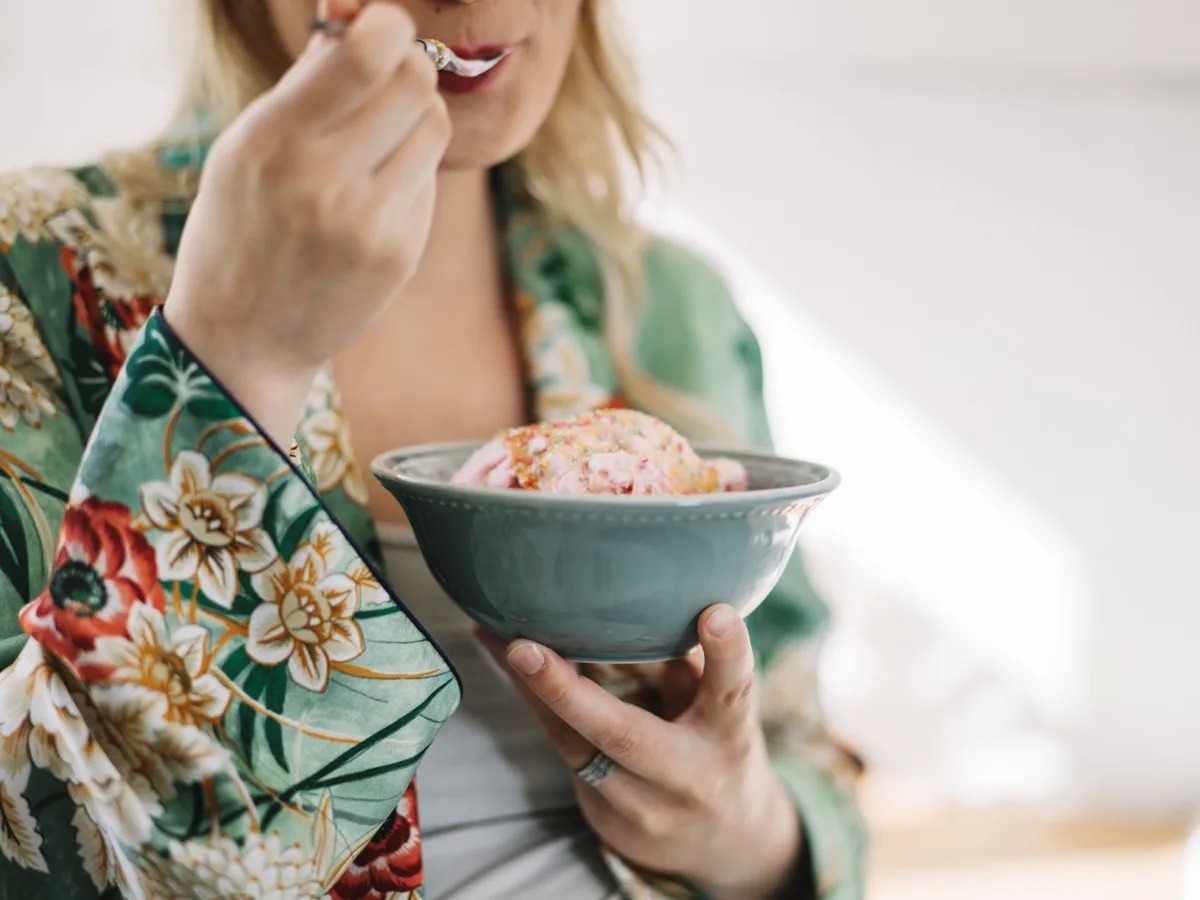 Have Fun Choosing Cold Desserts to Know What % Cold-Hea… Quiz Woman Eating Ice Cream