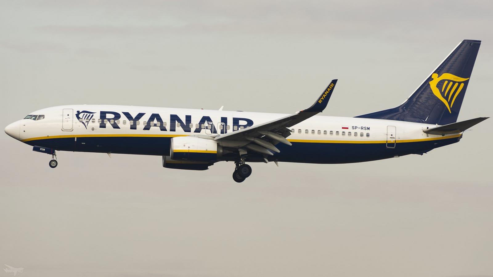 Take This 2021 News Quiz to See Where You Fall Between “Hilariously Not-In-The-Know” to “Terrifyingly In-The-Know” Ryanair B738 Sp Rsm