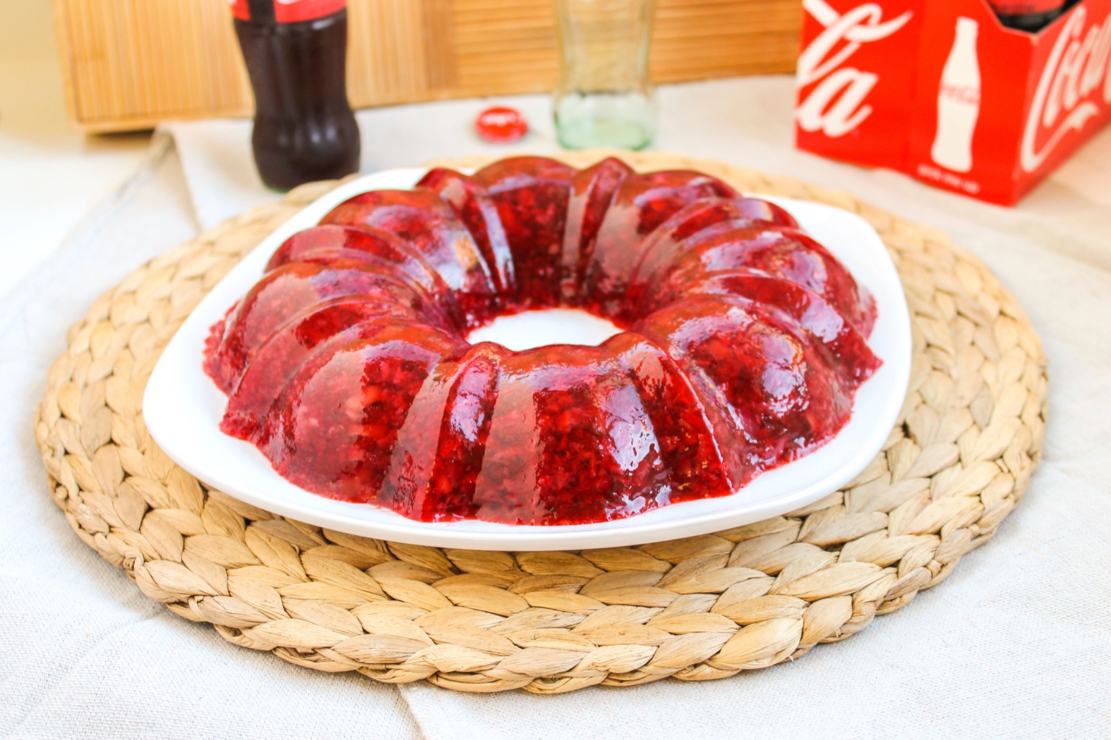 It’s Pretty Obvious What Your Age Is Based on What You Think of These 20 Old-Timey Desserts Coca Cola jello salad
