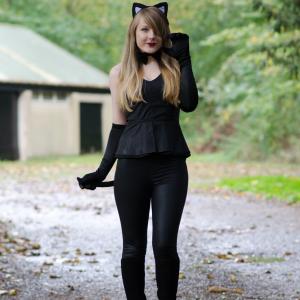 Pick Between These 🎃 Halloween Costumes and We’ll Guess Your Age Sexy cat