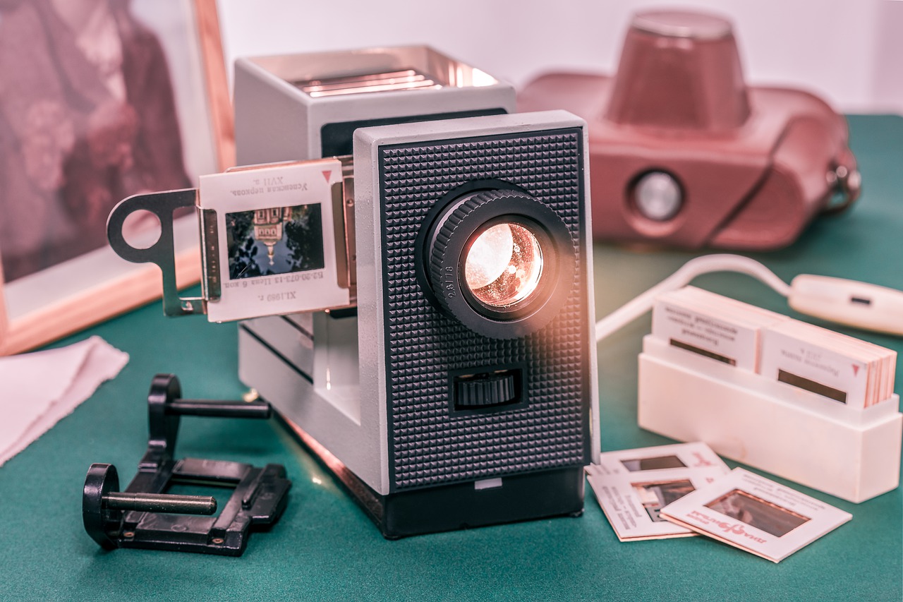 I’ll Be Impressed If You Actually Know the Names of These 15 Obsolete Everyday Items Slide Projector