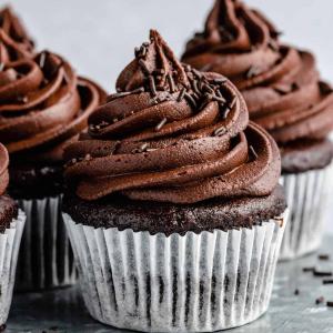 🥗 Can You Survive One Day as a Vegan? Vegan cupcakes