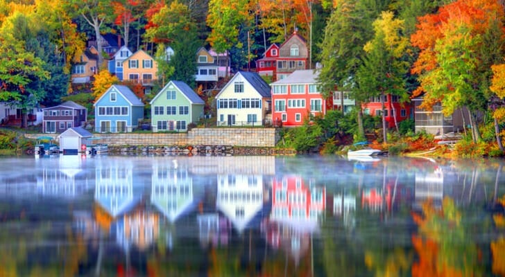 Unfortunately, Only 2 in 5 Can Pass This 🗺️ Geography Test — Let’s See If You’re One of Them Lake Winnipesaukee, New Hampshire autumn