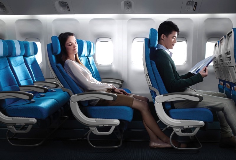 ✈️ Your Airplane Habits Will Reveal Whether You Are a Seasoned Traveler Cathay economy class