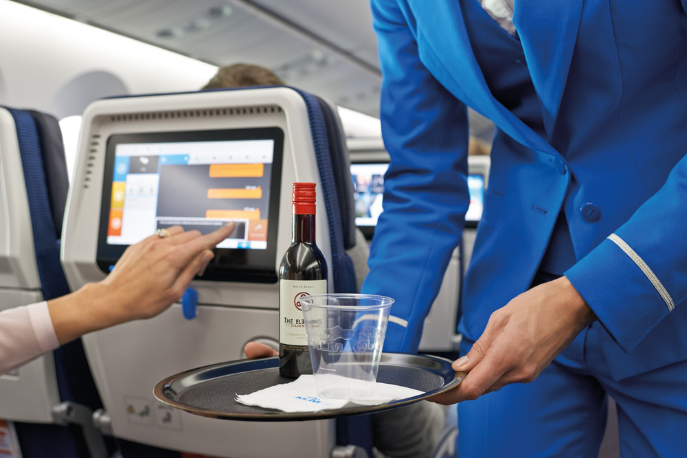 ✈️ Your Airplane Habits Will Reveal Whether You Are a Seasoned Traveler webversion E SchermWijnScherp4540 CMYK