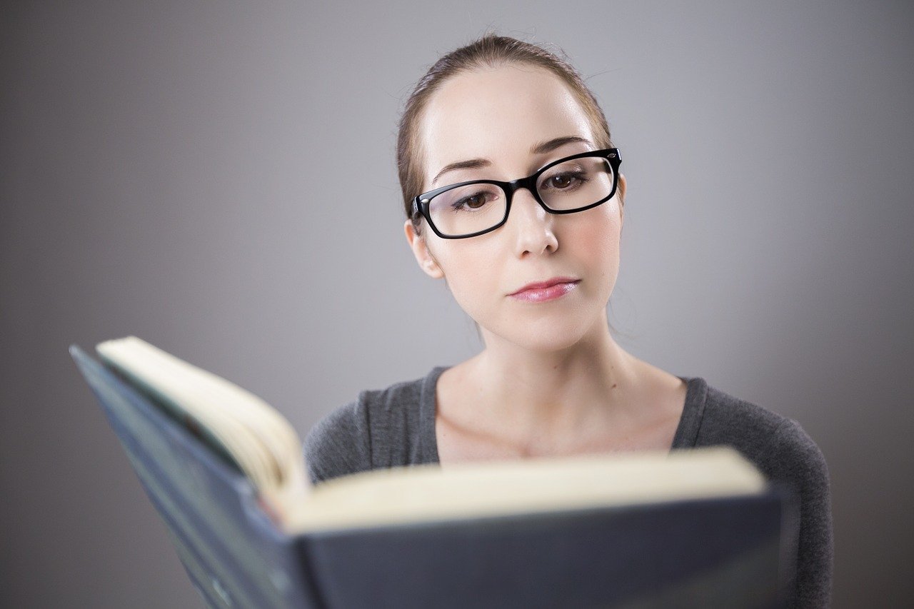 These 24 Questions Will Reveal How Much Random Knowledg… Quiz woman reading book