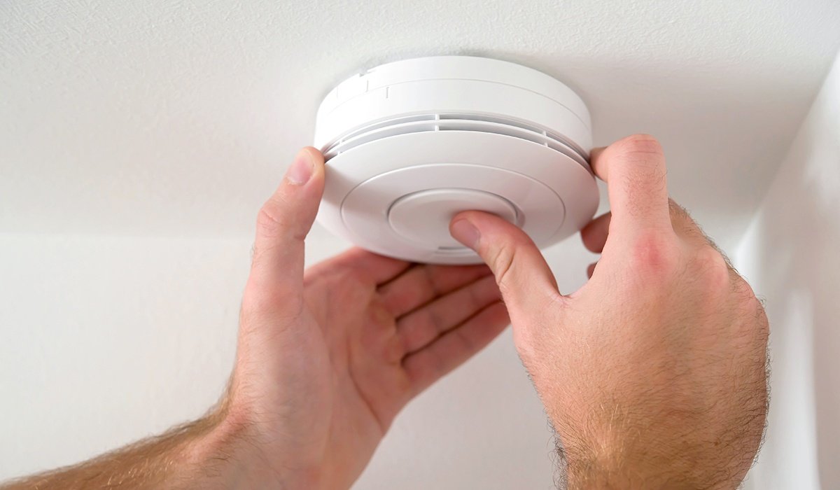 If You Can Pass This Home Safety Quiz, Then Your Home Is Super Safe Carbon-Monoxide-Detector-Beeping-After-Replacing-Battery