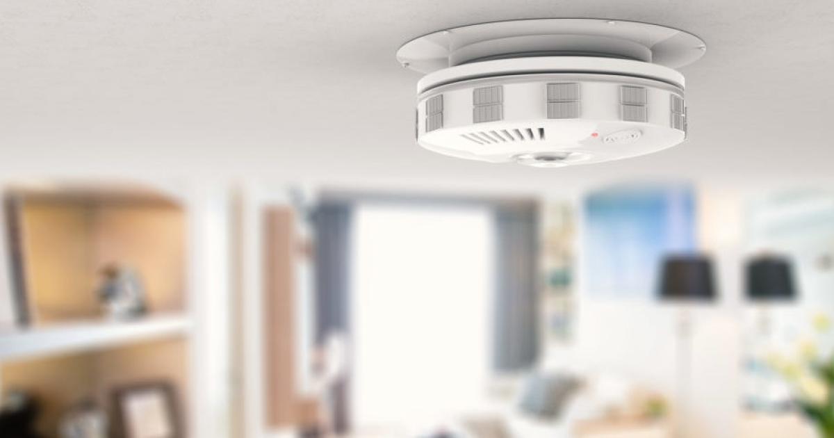 If You Can Pass This Home Safety Quiz, Then Your Home Is Super Safe smoke detector