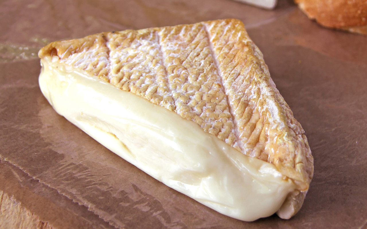 You got: Pont l’Eveque! What Type of Smelly Cheese Are You? 🧀