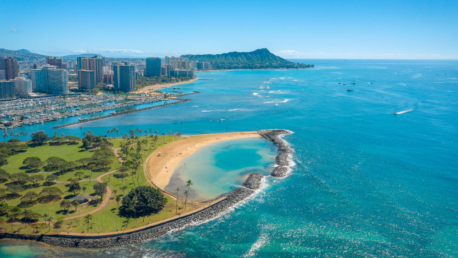 Passing This General Knowledge Quiz Is the Only Proof You Need to Show You’re the Smart Friend Honolulu's Magic Island And Waikiki Beach, Hawaii
