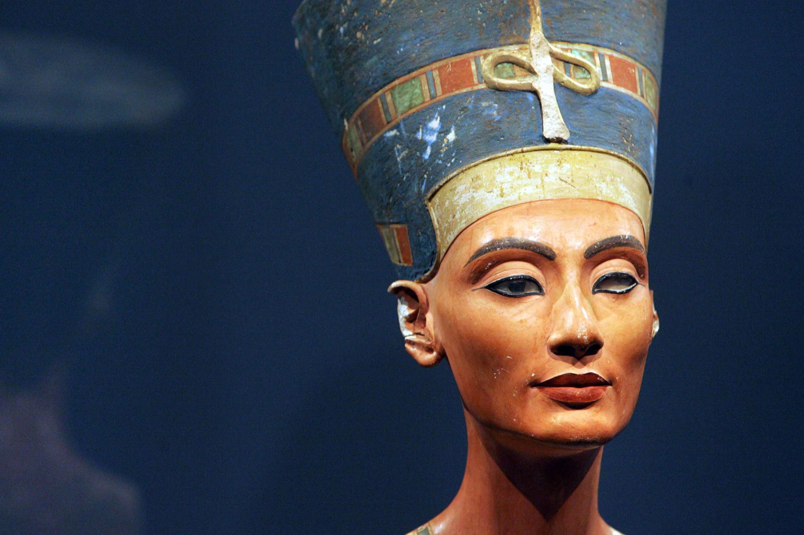 Only Extremely Legit History Buffs Can Identify These 50 Legendary People Queen Nefertiti bust