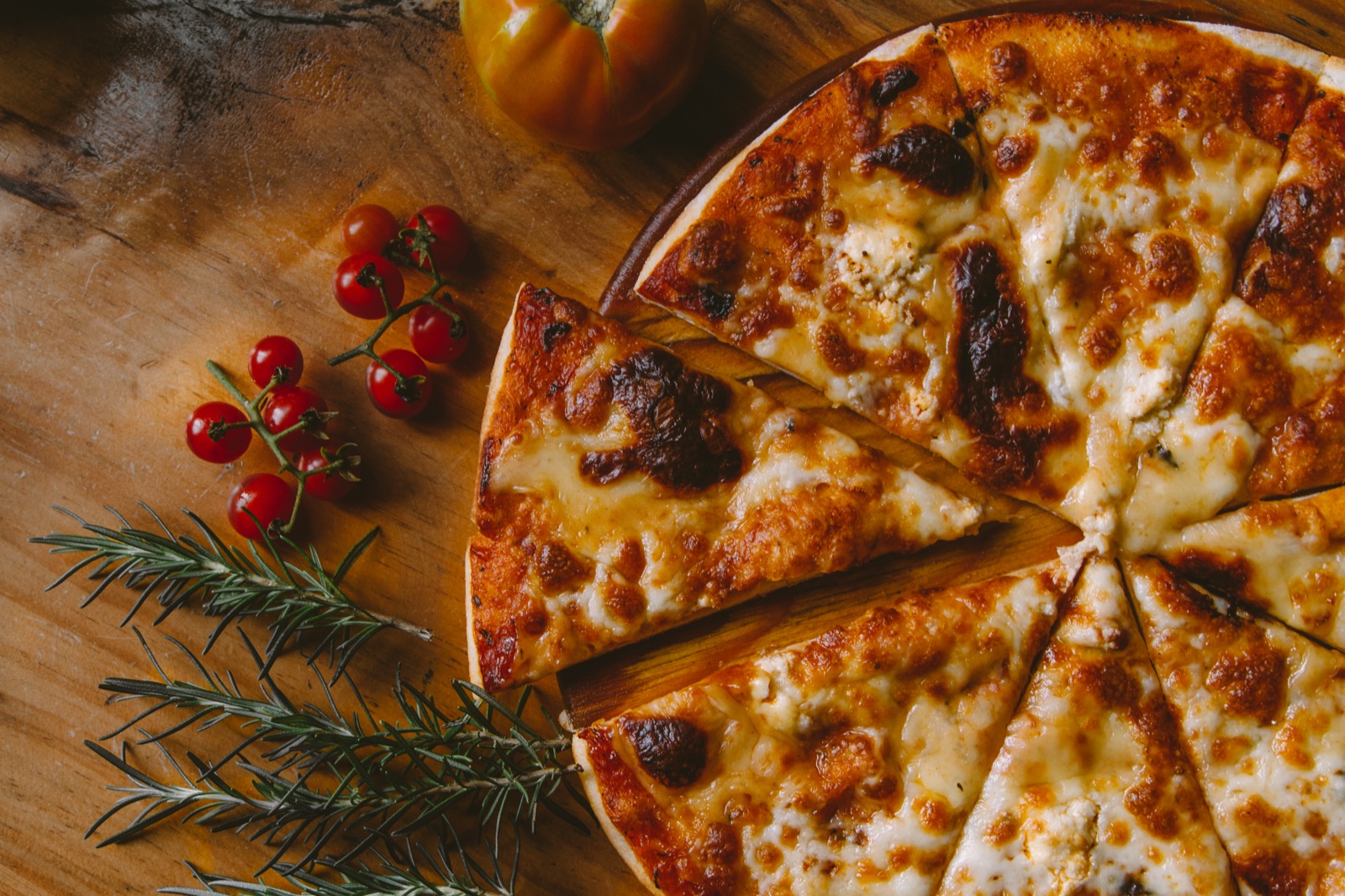 🍴 Design a Menu for Your New Restaurant to Find Out What You Should Have for Dinner Pizza
