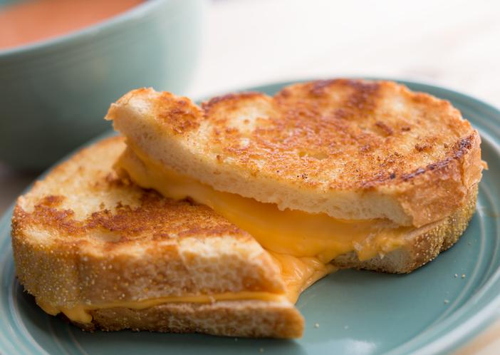 It’s Easy to Tell If You’re More American, British or Australian Just by Your Eating Habits Grilled cheese