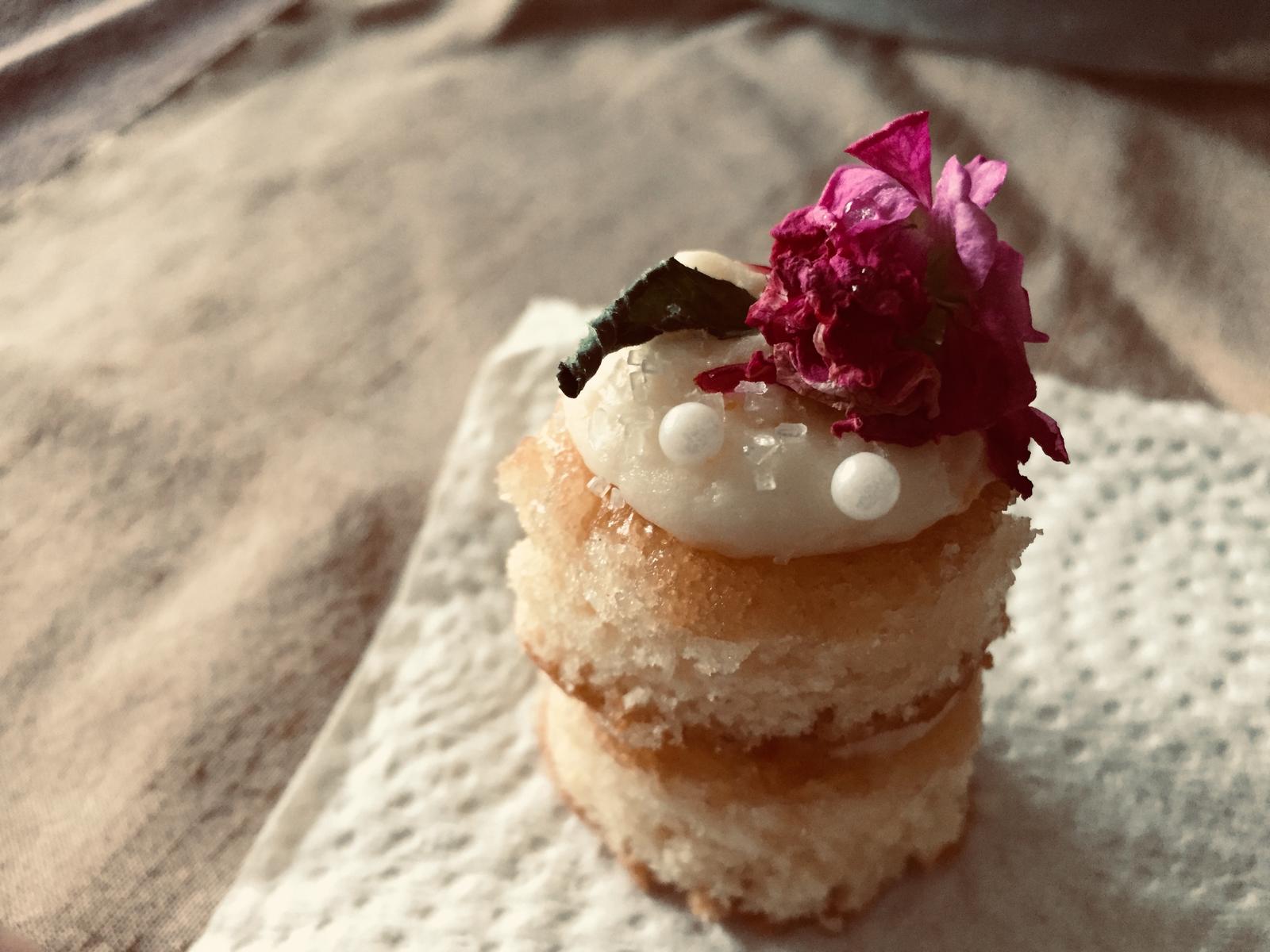 European Food Quiz! Find Your Perfectly Suited Country! Zeppole (Italian doughnuts)