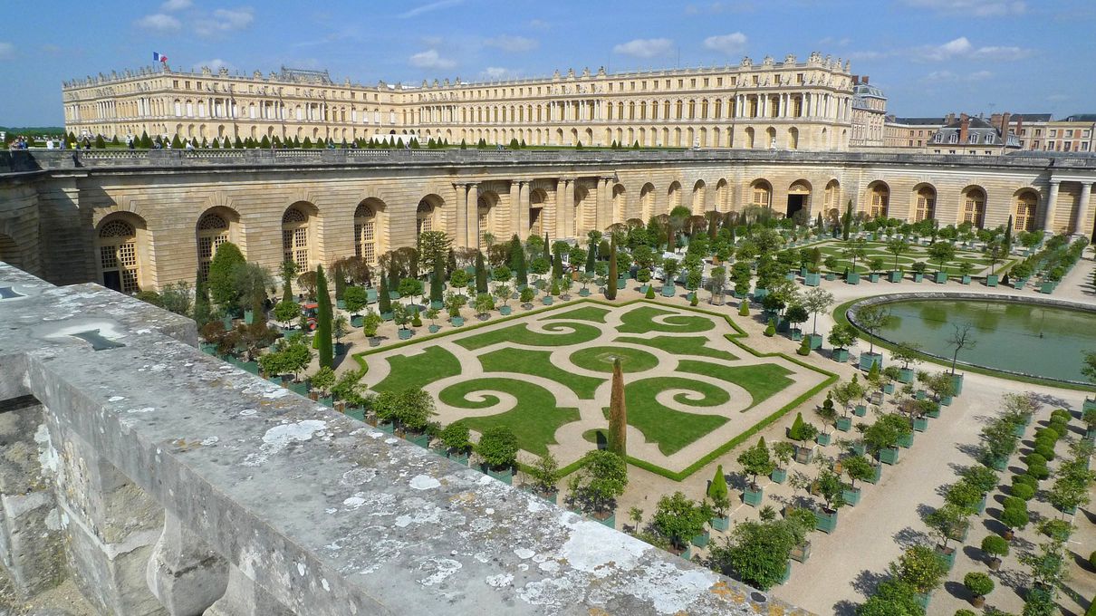 French Trivia Chain Quiz Palace of Versailles