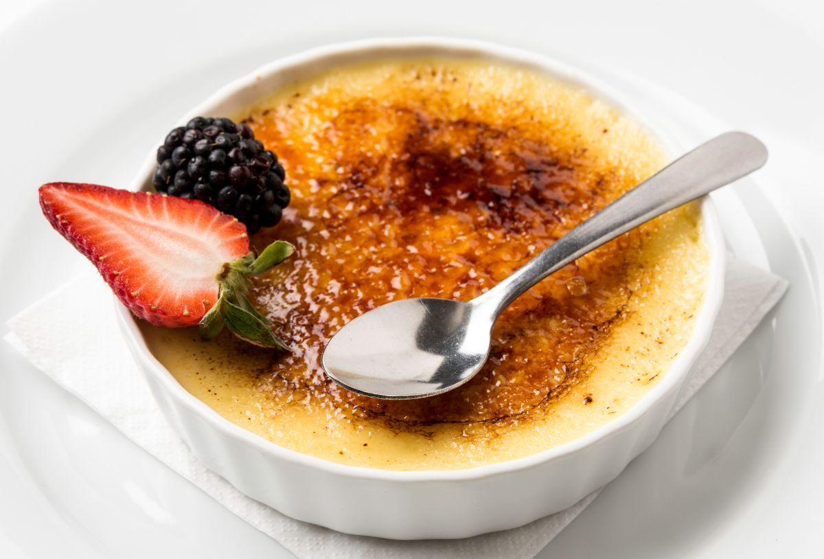 Eat Your Way Around the World and We’ll Figure Out What Your Age Is Crema catalana (crème brûlée)