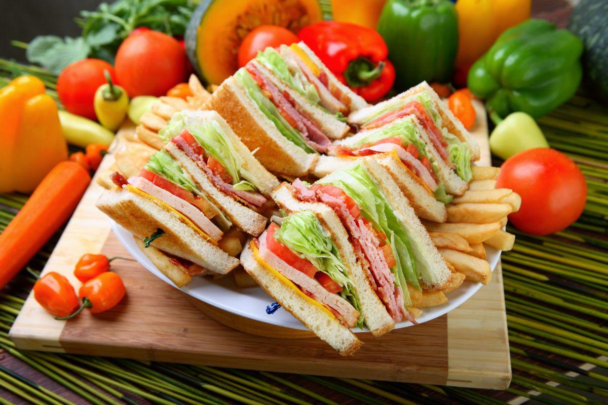 If You Want to Know the European City You Should Be Visiting, 🍝 Eat a Huuuge Meal of Diverse Foods to Find Out Club sandwich