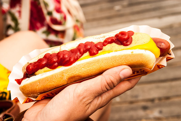 We Can Guess Your Age Based on the 🌭 BBQ Party You Throw Hot dogs