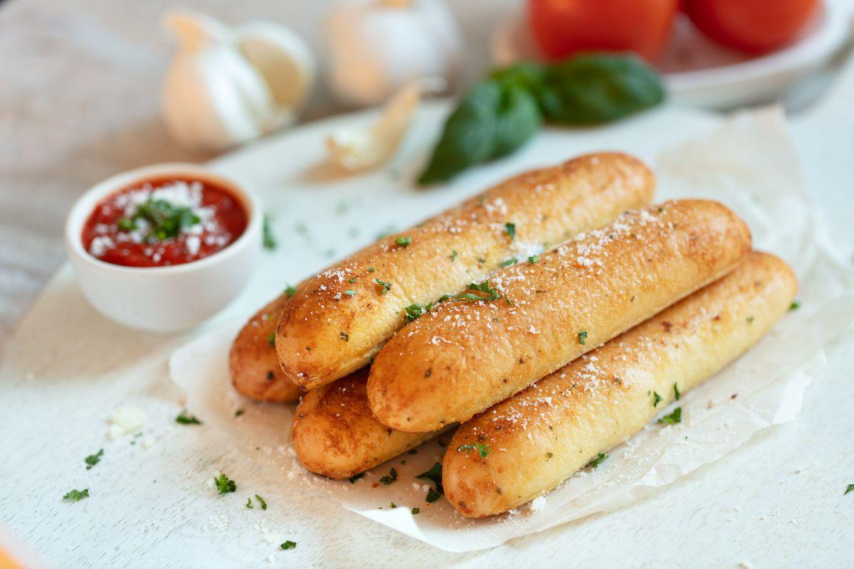 Build A Picnic & We'll Predict Your Summer Love Story Quiz Breadsticks