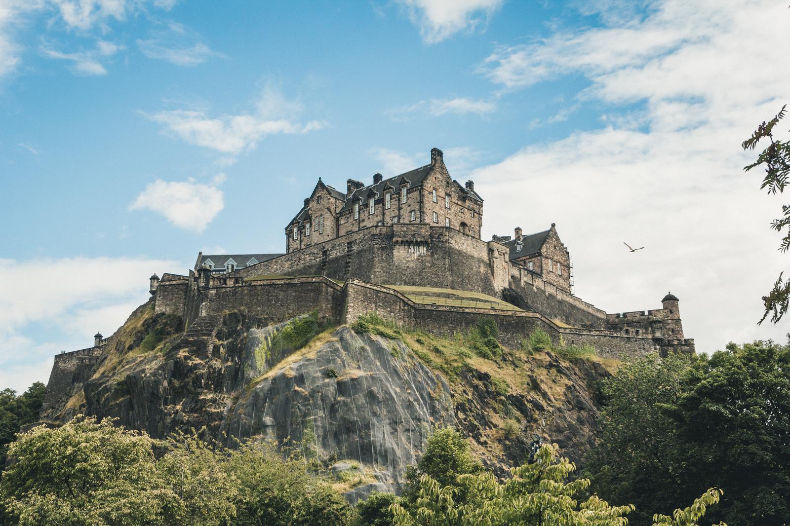 Are These Places In The US Or The UK Quiz Edinburgh Castle, Scotland