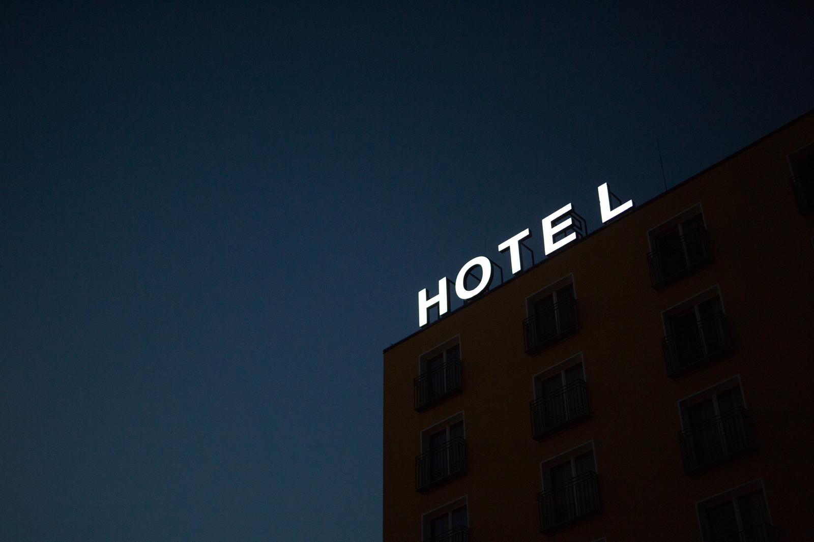 Stop Everything & Play This Travel Quiz to Know If You're Introvert or Extrovert Hotel