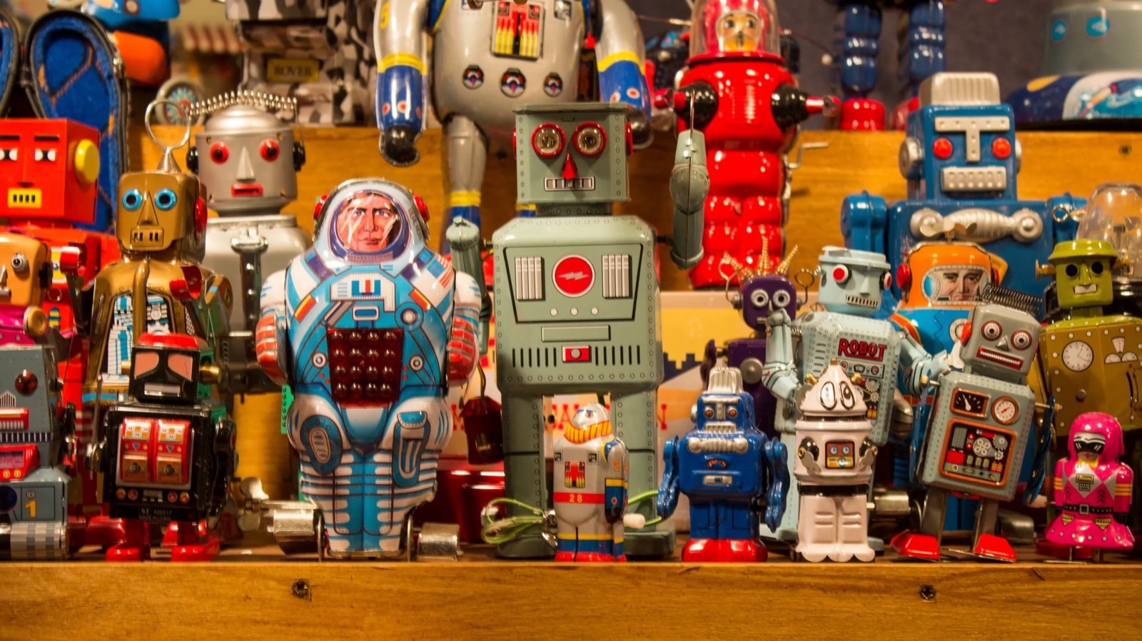 Decide Which Retro Fads You Will Bring Back and We’ll Guess Your Age Accurately Robot Retro Toys