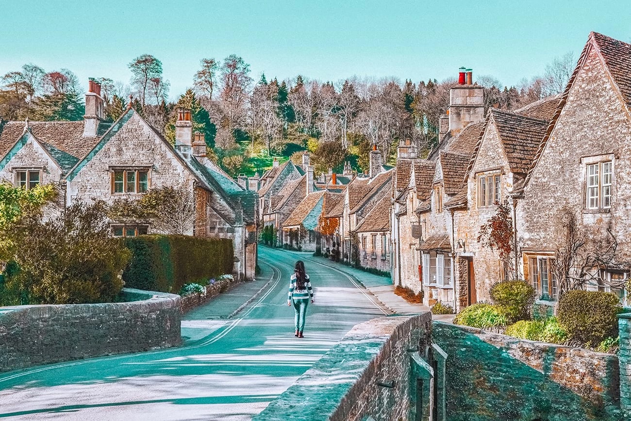 🚢 Journey Around the World in 24 Questions – How Well Can You Score? Cotswolds villages, England, United Kingdom