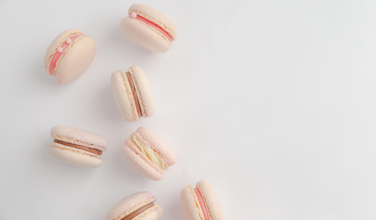 Eat Some 🍰 AI Randomly Generated Desserts to Determine If You’re an Introvert or Extrovert 😃 Vanilla macarons
