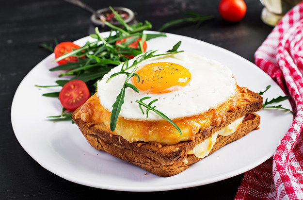 Which Quirky Dessert Are You? Quiz Croque madame (French ham, egg and cheese sandwich)