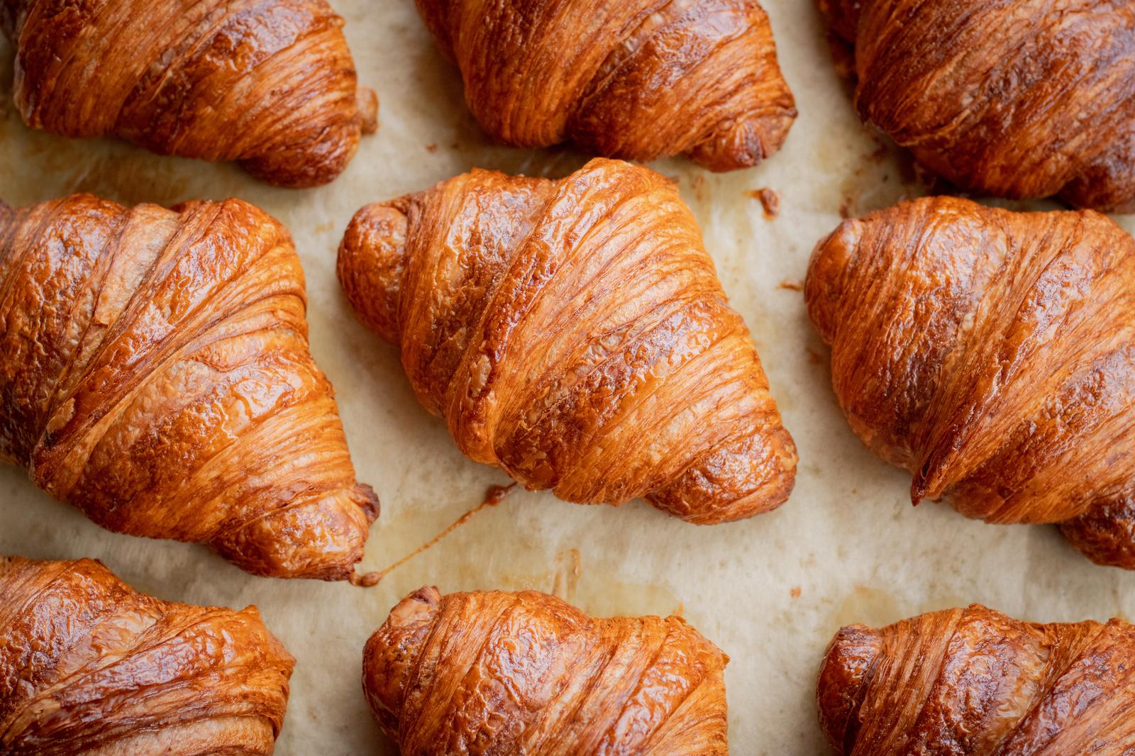 Ice Cream Feast Quiz 🍦: What Weather Are You? 🌩️ Croissants