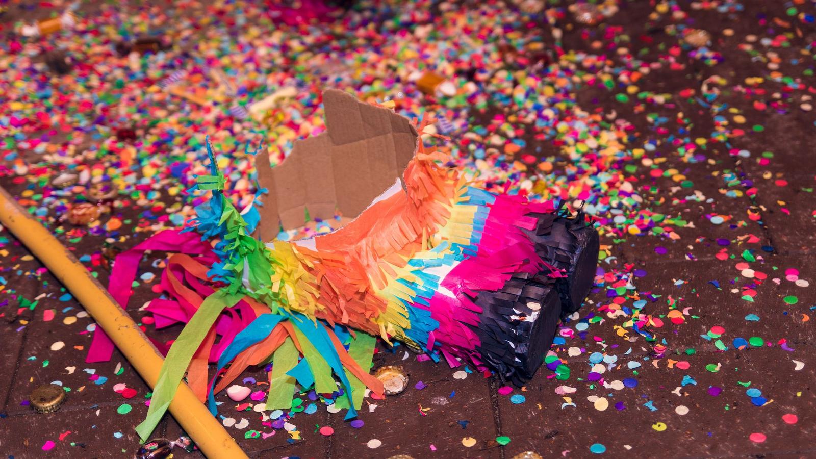 🎉 We’re Not *Exactly* Psychic, But We Can Absolutely Guess Your Zodiac Sign Based on the Party You Throw 🎊 Piñata