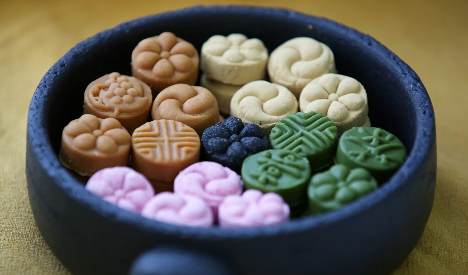 Eat a Bunch of 🍰 Desserts and We’ll Reveal Your Favorite Color 🌈 Dasik (tea cookies)